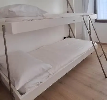 Trieste Guest House شقة *