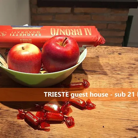 Trieste Guest House Διαμέρισμα *