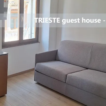 Trieste Guest House アパート トリエステ
